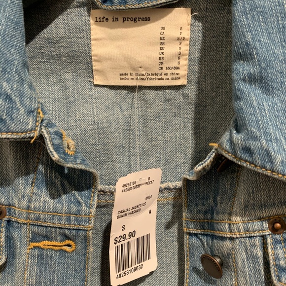 Forever 21 Jean Jacket (never worn!!) 🌻 - Picture 3 of 6